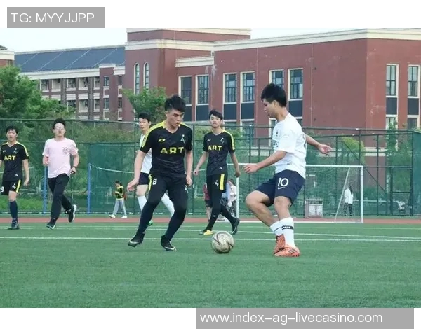 呼和浩特足球俱乐部奋勇拼搏展现青春风采助力地方足球发展新篇章